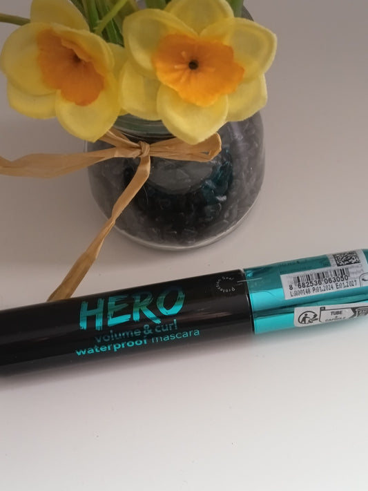 Mascara Hero : volume intense et curl waterproof de Flormar