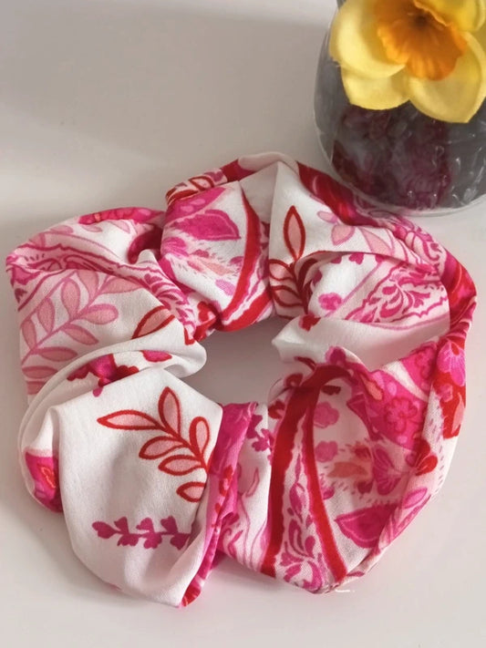 🌸 Chouchou Tissu Fleuri "Rose & Passion" – L'Élégance Bohème au Quotidien 💖