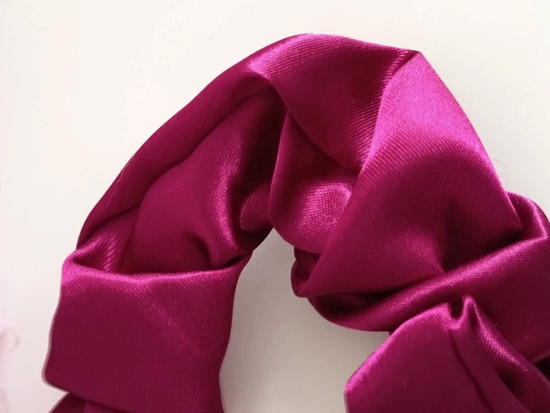 ✨ Scrunchie Élégant en Satin - Fuchsia Vibrant ✨