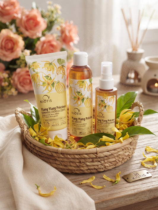 Lot comprenant un gommage crémeux, un gel douche, et une huile sèche, Ylang Ylang Précieux de Kiotis