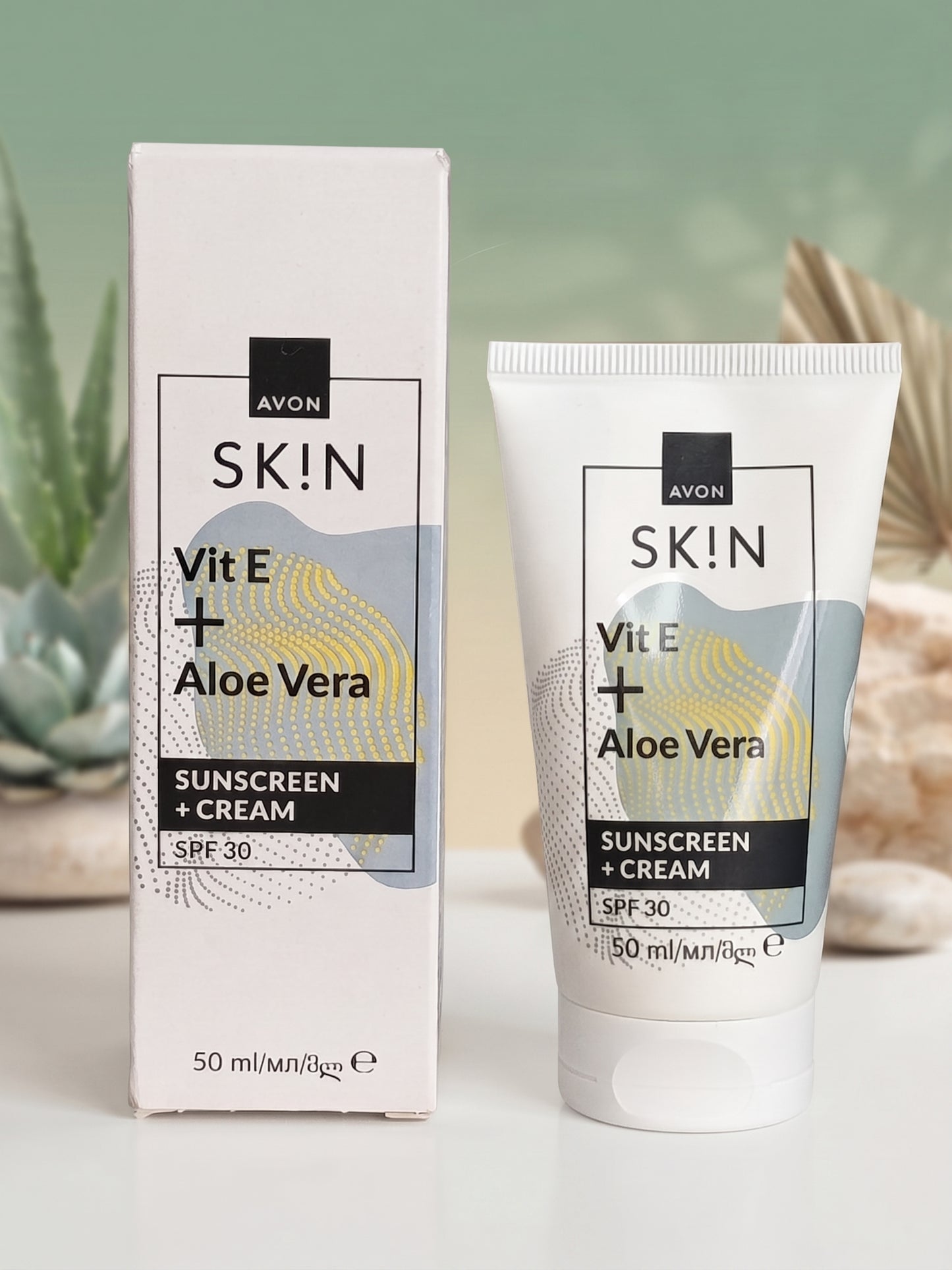 Découvrez la Crème Solaire Visage SK!N Sunscreen + Cream SPF 30 – Avon 🌟