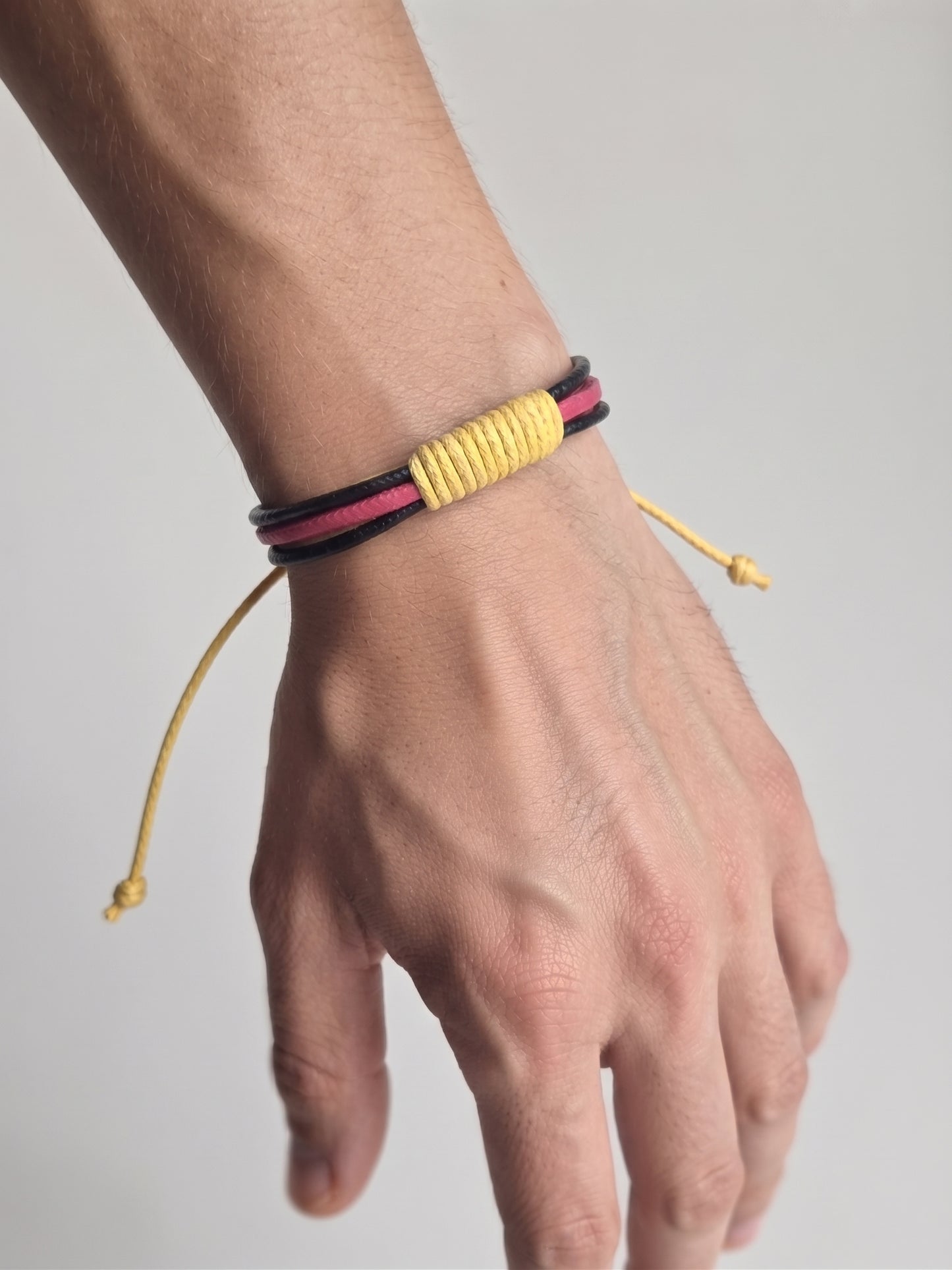 🌈 Bracelet Tressé Multicouche "Éclat Bohème" – Édition Vintage 2000 💫