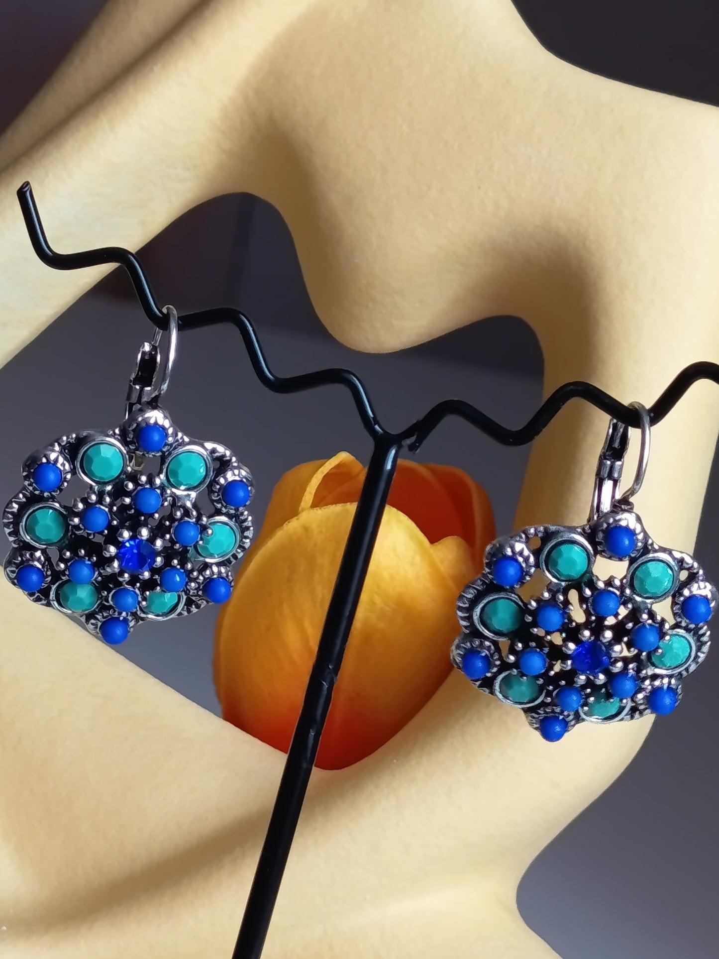 🌸 Boucles d'oreilles "Jardin Turquoise" – L'éclat à vos oreilles ! 💎✨