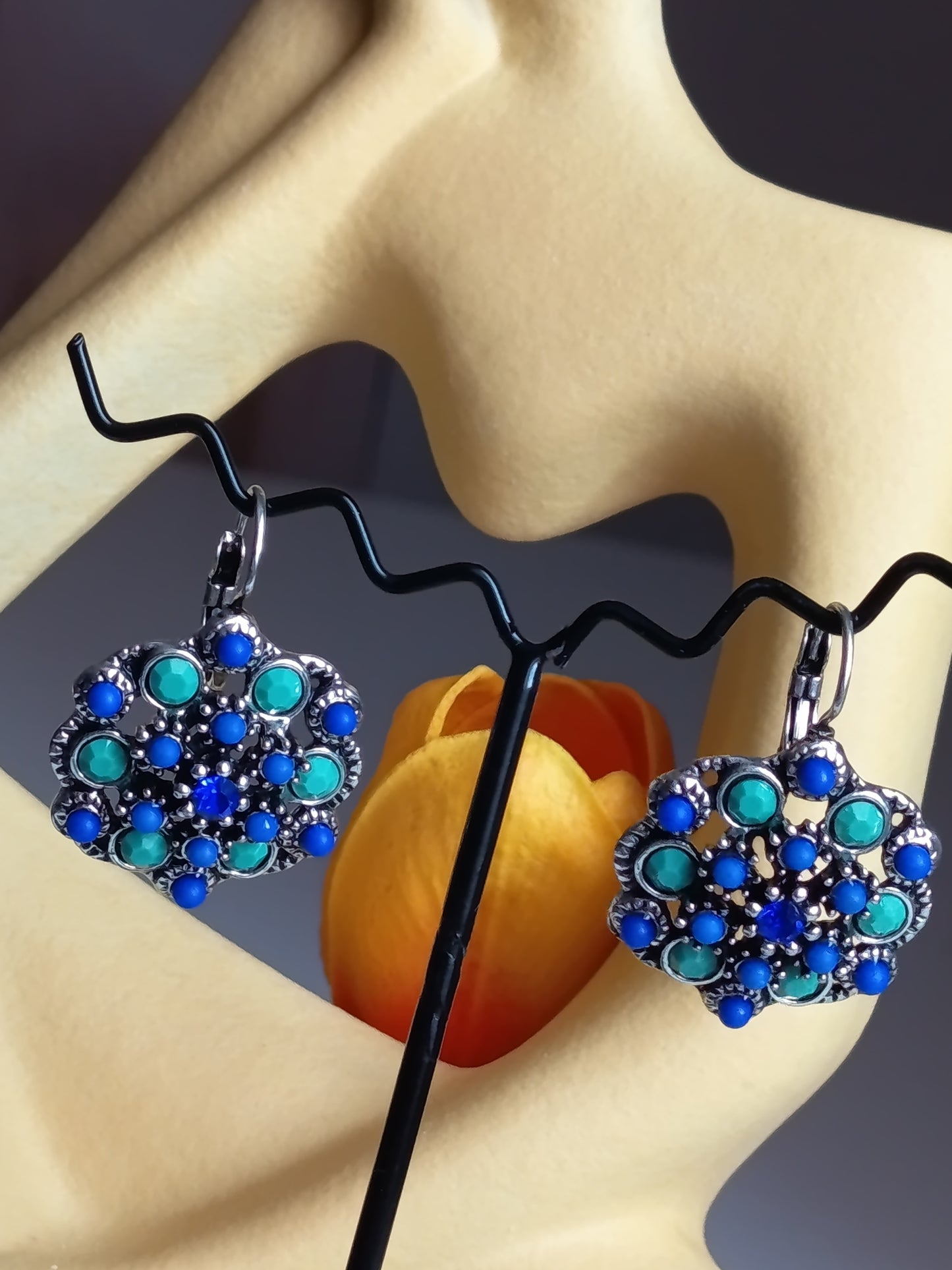🌸 Boucles d'oreilles "Jardin Turquoise" – L'éclat à vos oreilles ! 💎✨