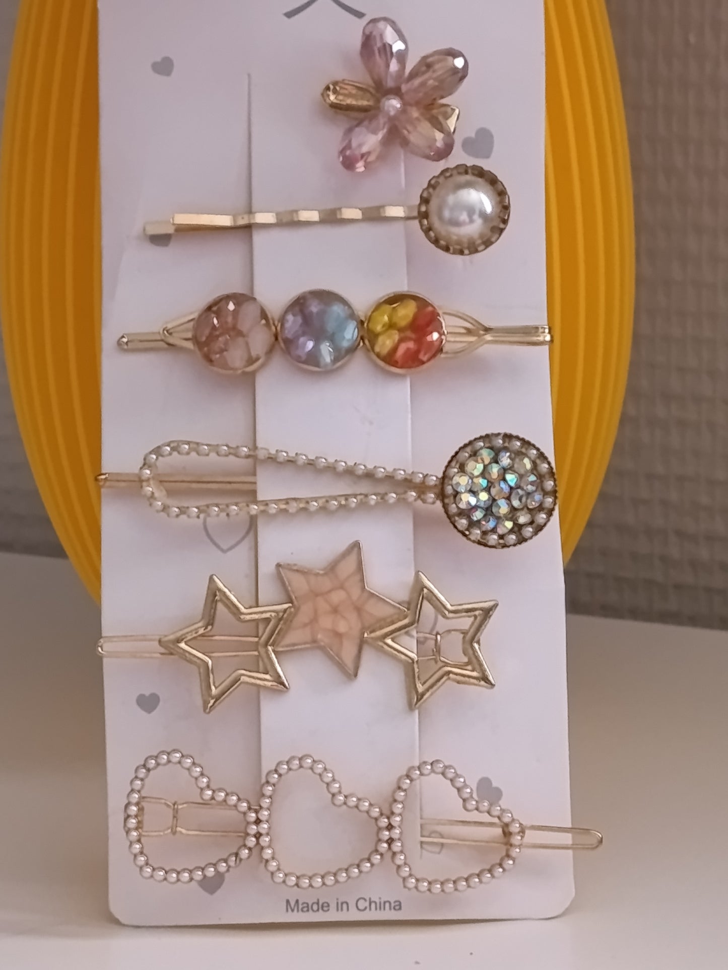 Lot de 5 barrettes et 1 pince crocrodile, avec perles, pierres. Original.