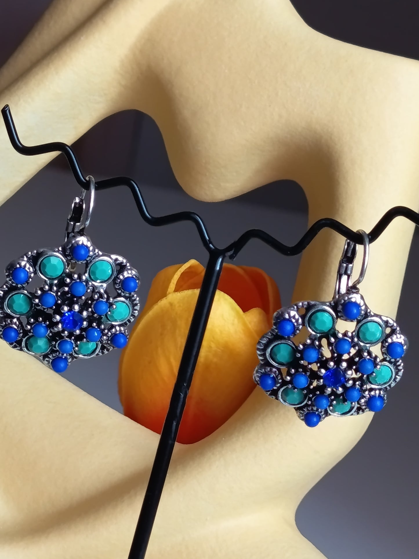 🌸 Boucles d'oreilles "Jardin Turquoise" – L'éclat à vos oreilles ! 💎✨