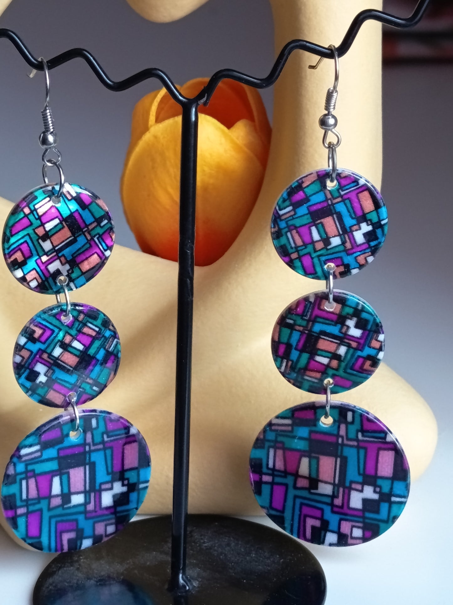 💖💐Boucles d'oreilles réversibles neuves, en nacre véritable et émail géométrique 💐💖