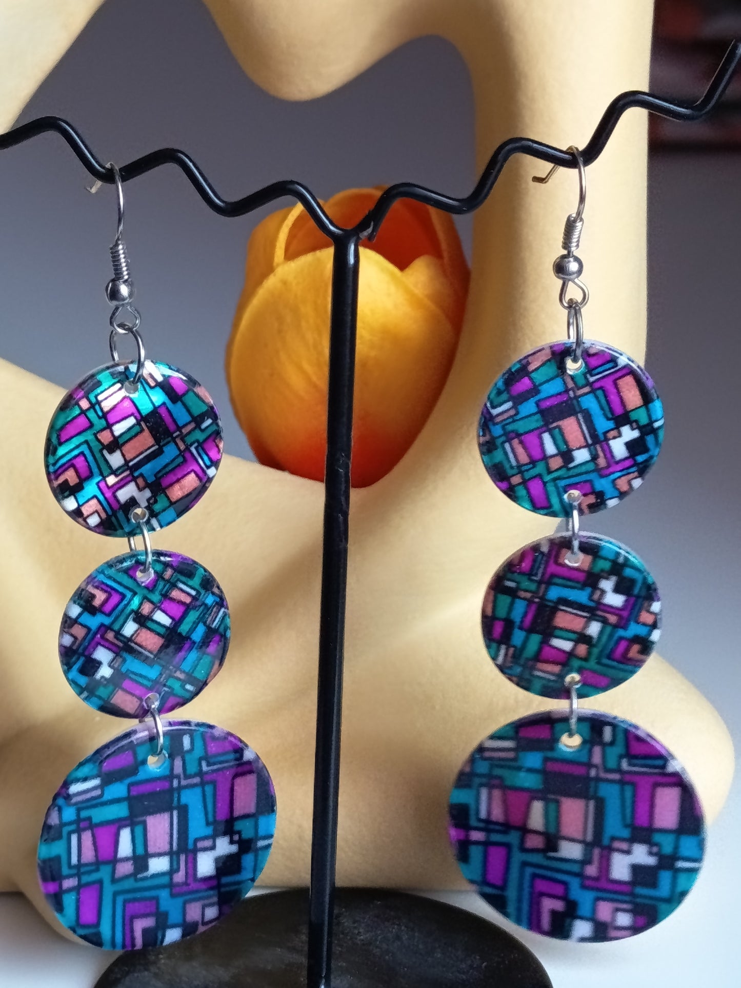 💖💐Boucles d'oreilles réversibles neuves, en nacre véritable et émail géométrique 💐💖