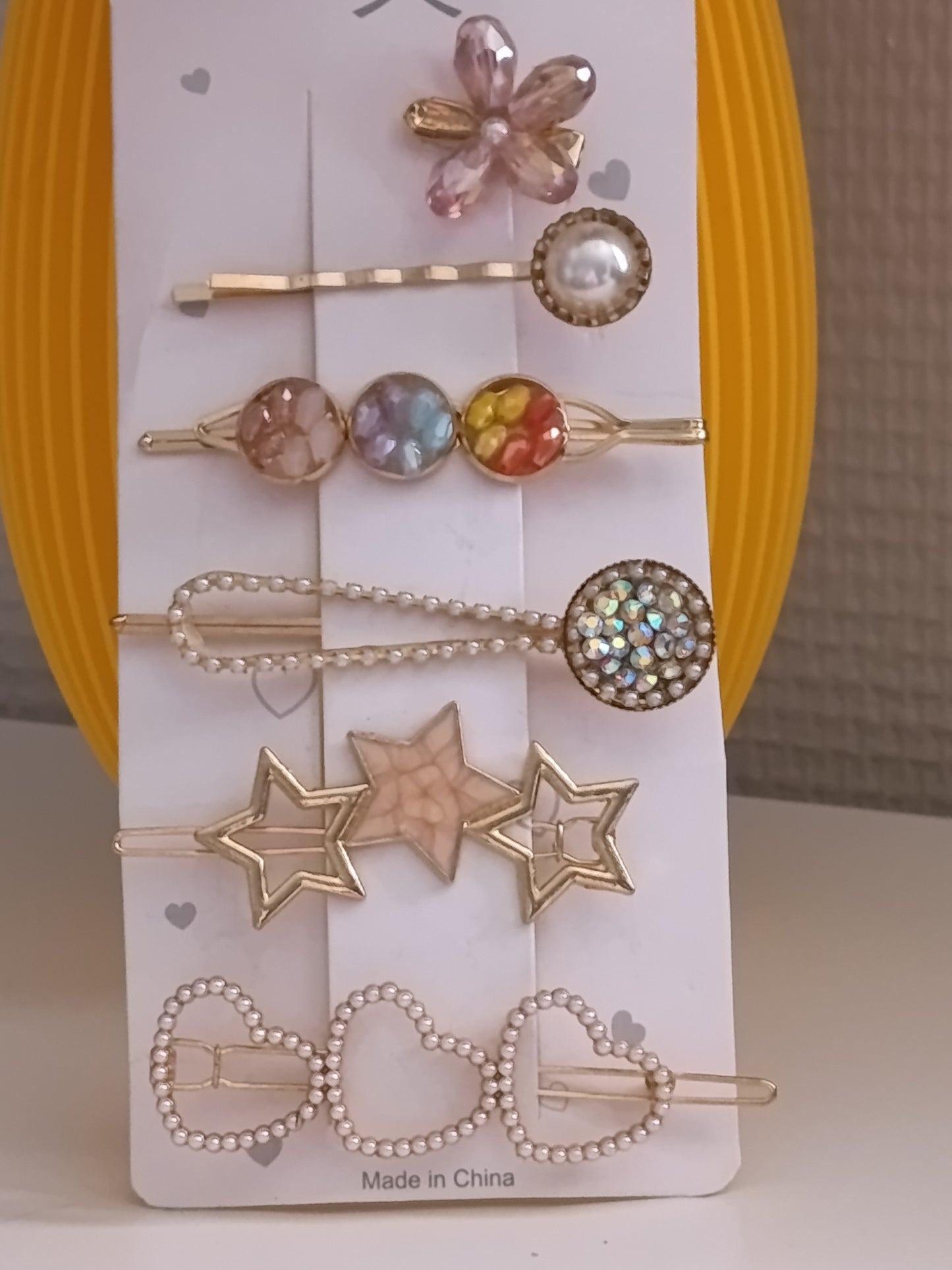 Lot de 5 barrettes et 1 pince crocrodile, avec perles, pierres. Original.
