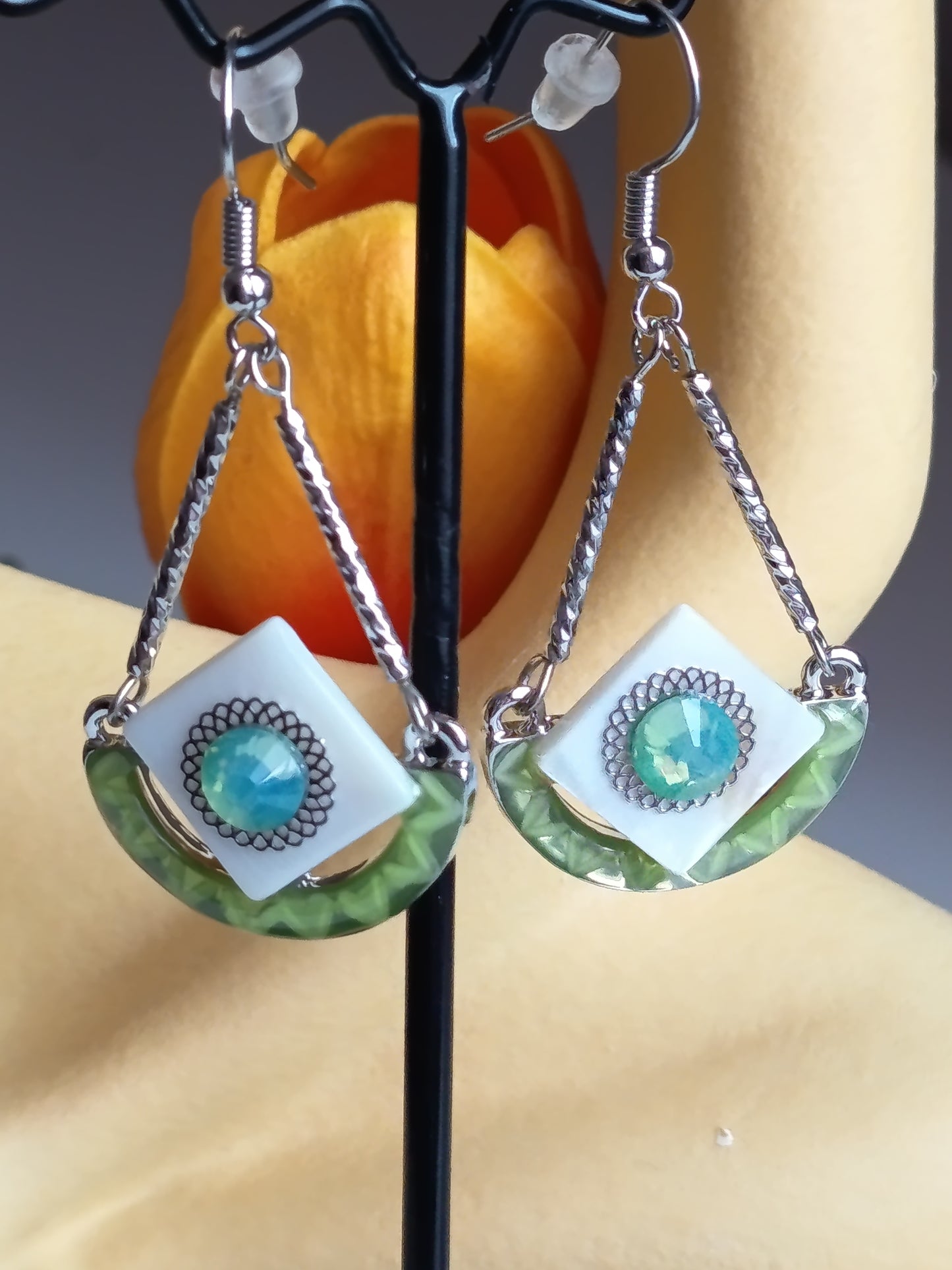 💎 Boucles d'Oreilles Géométriques Chic & Éclatantes – Accessoire Tendance ✨