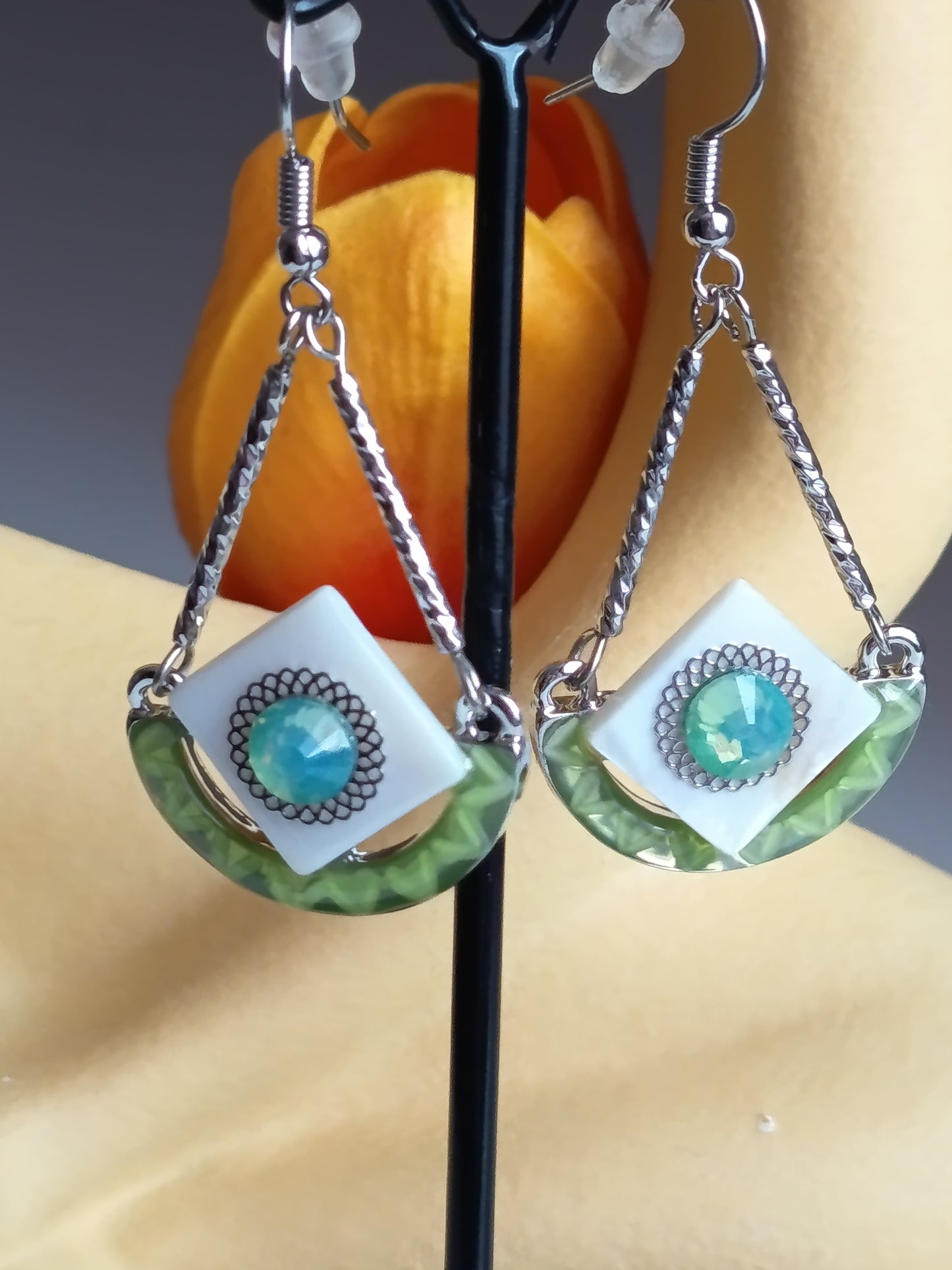 💎 Boucles d'Oreilles Géométriques Chic & Éclatantes – Accessoire Tendance ✨