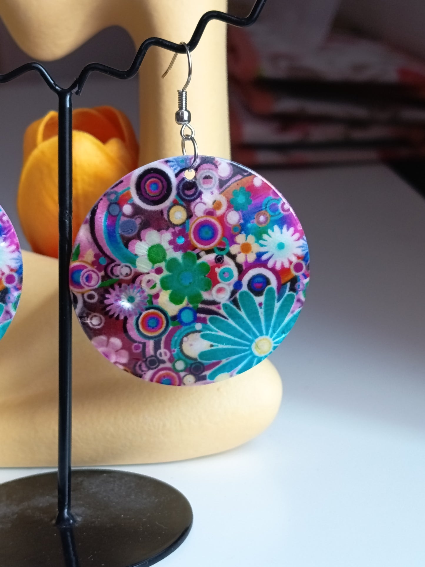 Boucles d'oreilles réversibles "Duo Eclat" en nacre naturelle et motif floral Pop