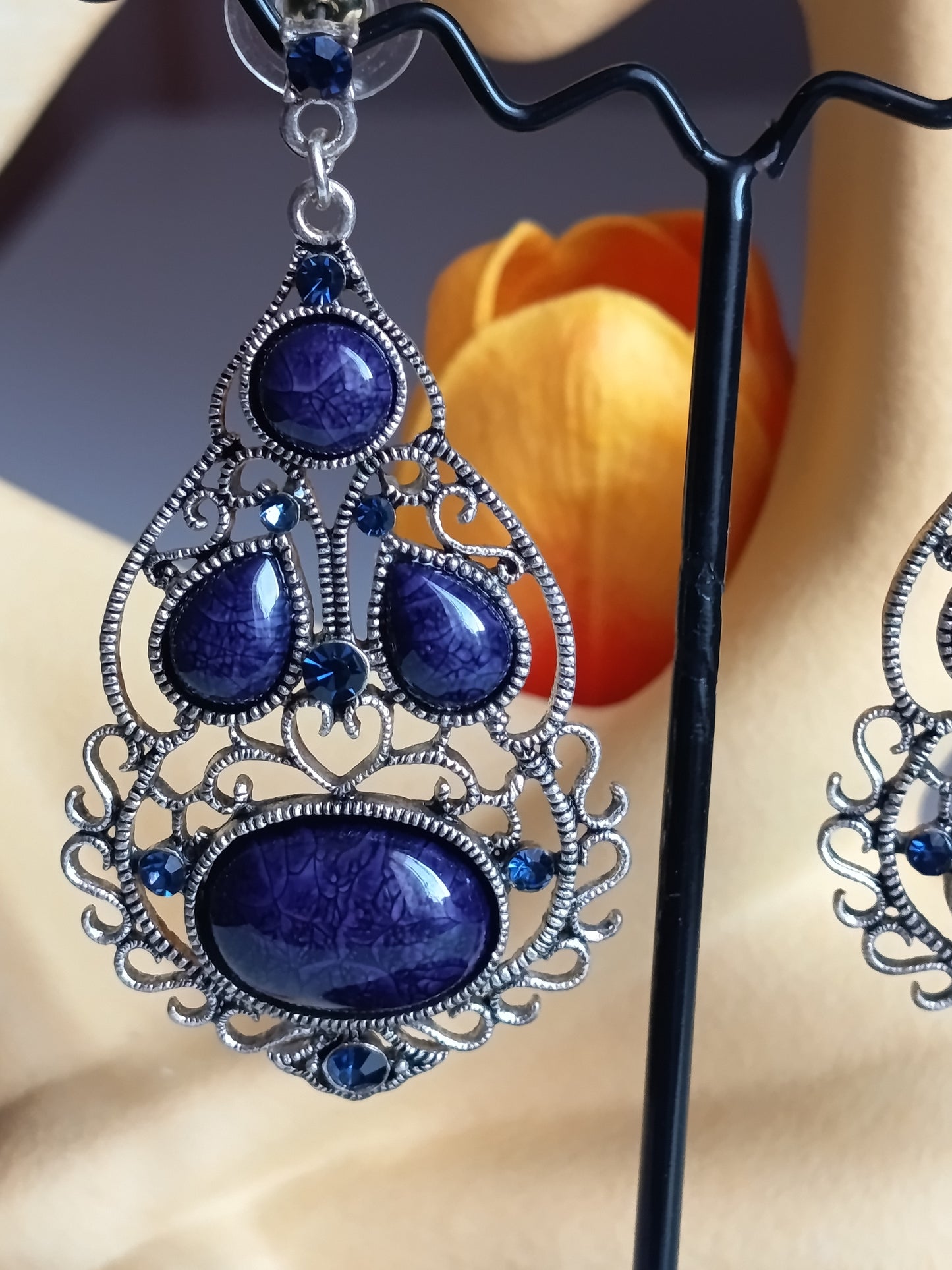 💎Boucles d'oreilles pendantes style vintage — Filigrane argenté & Pierres violettes craquelées ✨
