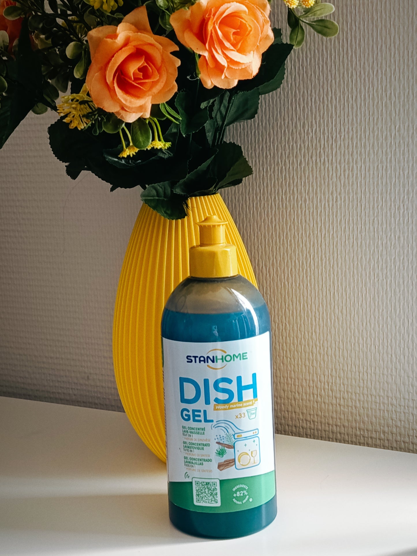 Dish gel : gel concentré lave-vaisselle tout en 1, parfum aux notes marines et boisées
