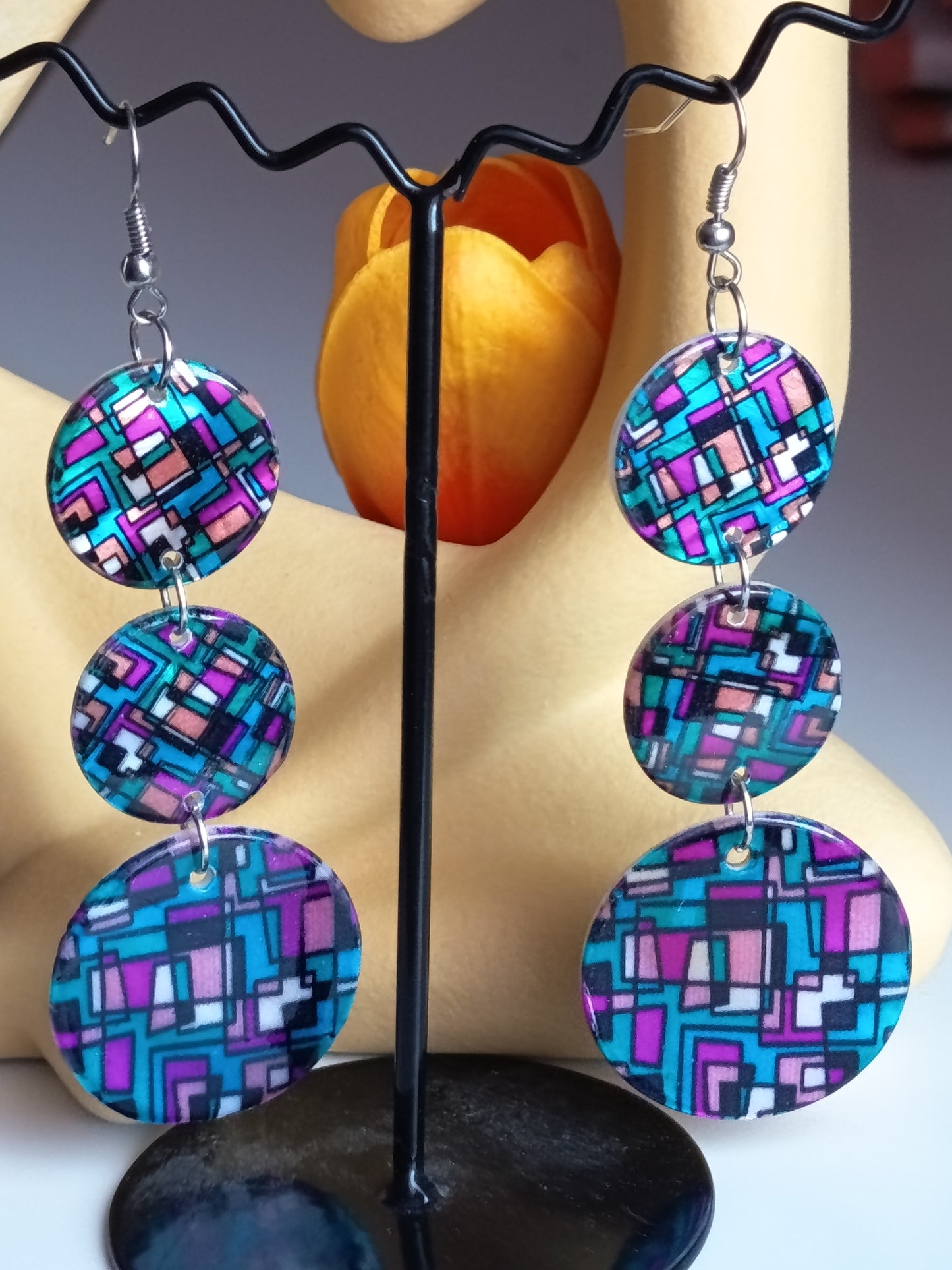 💖💐Boucles d'oreilles réversibles neuves, en nacre véritable et émail géométrique 💐💖