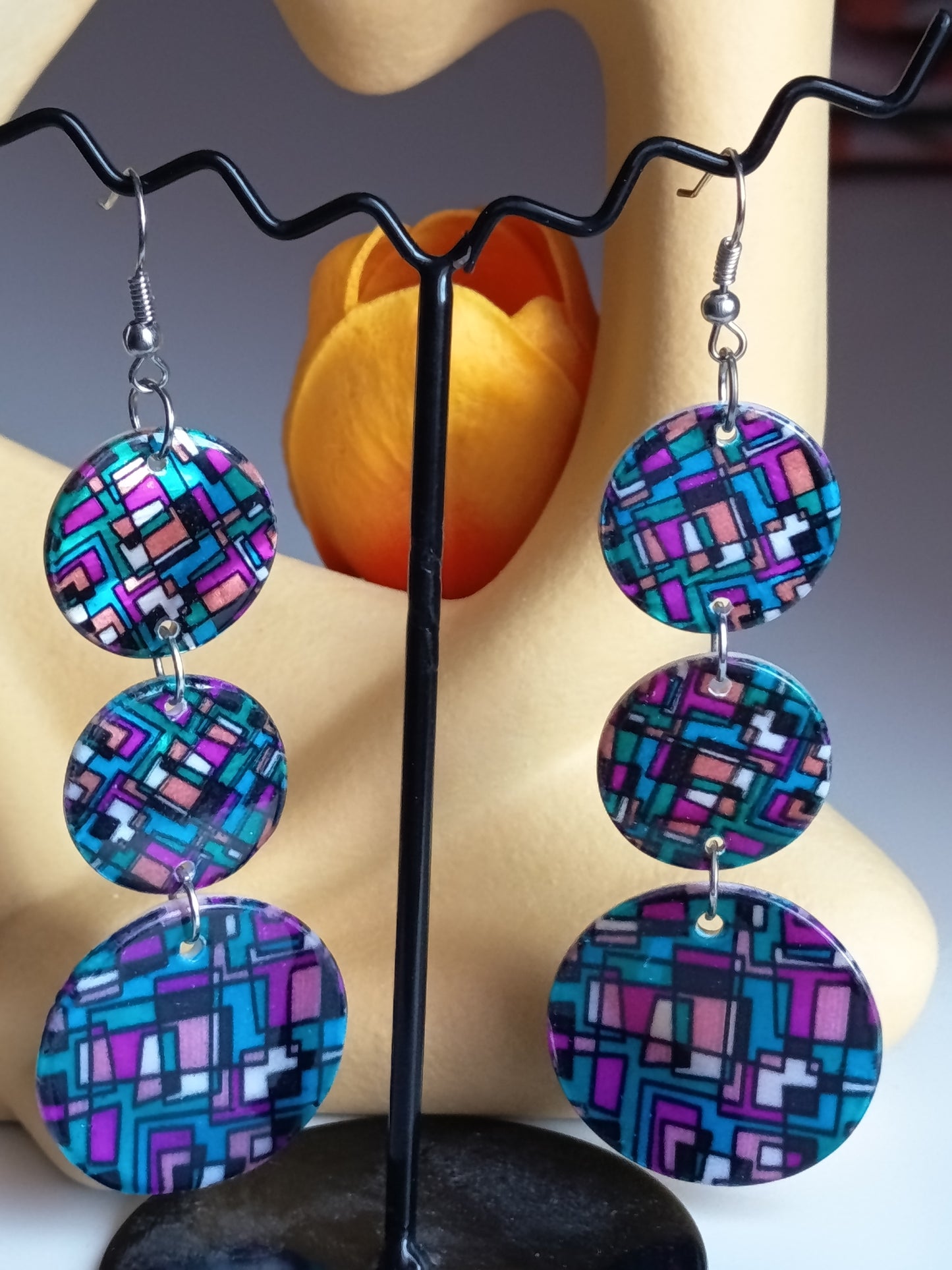 💖💐Boucles d'oreilles réversibles neuves, en nacre véritable et émail géométrique 💐💖