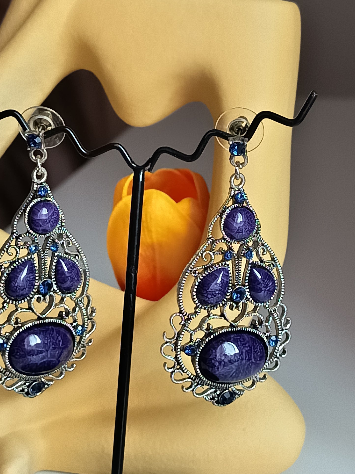 💎Boucles d'oreilles pendantes style vintage — Filigrane argenté & Pierres violettes craquelées ✨