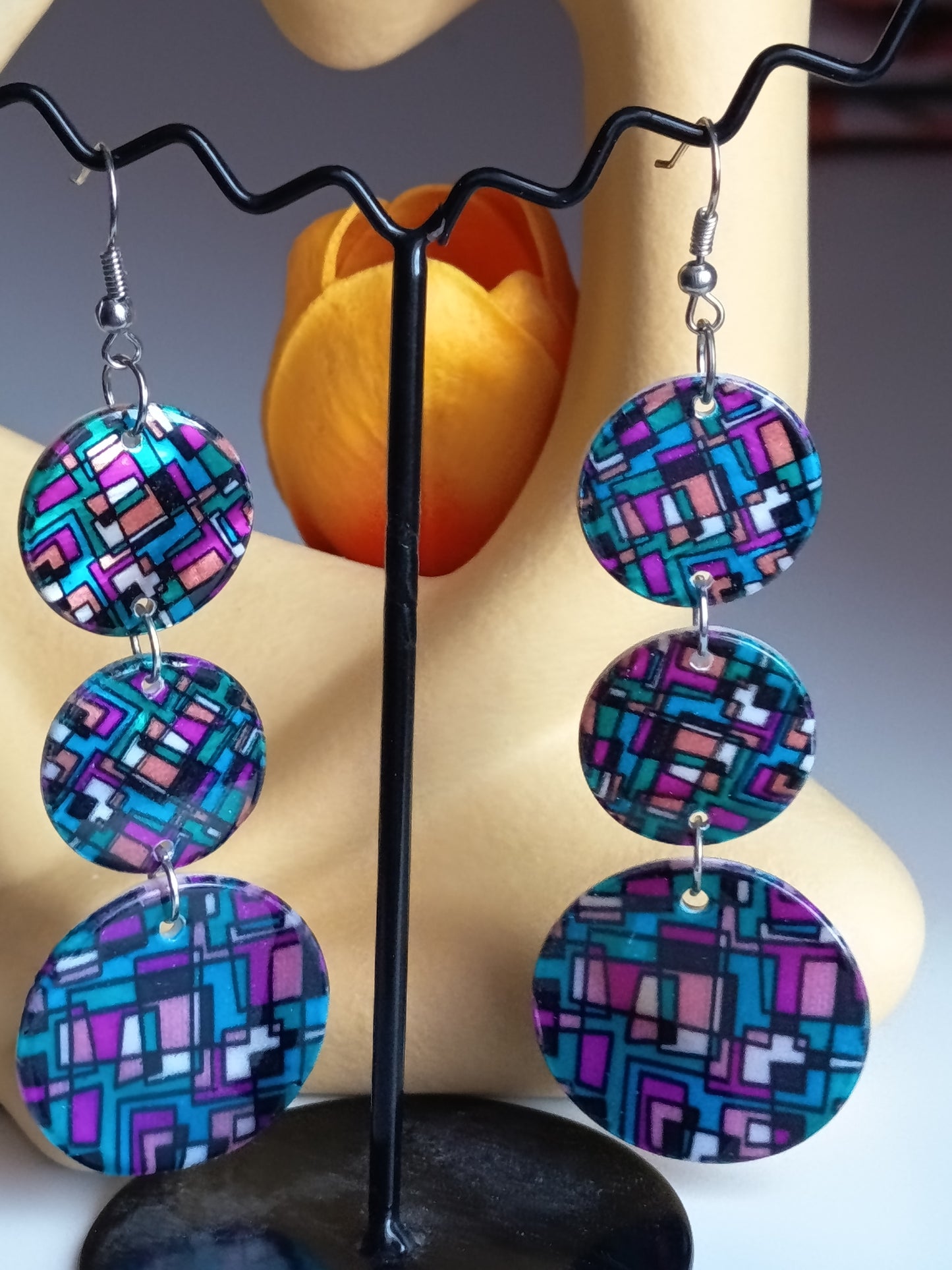 💖💐Boucles d'oreilles réversibles neuves, en nacre véritable et émail géométrique 💐💖