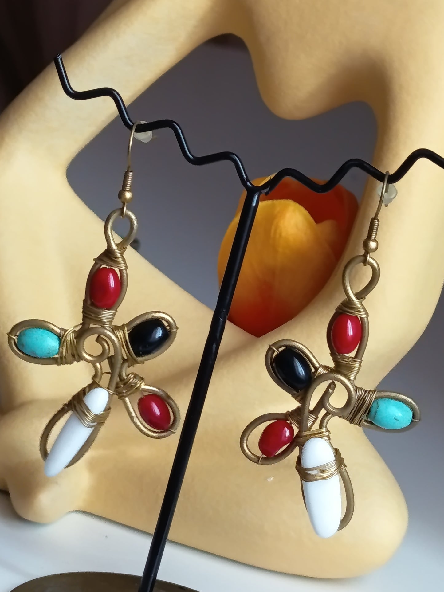 ✨ Éclat Bohème : Boucles d'Oreilles "Étoile de Vie" en Filigrane 🌈