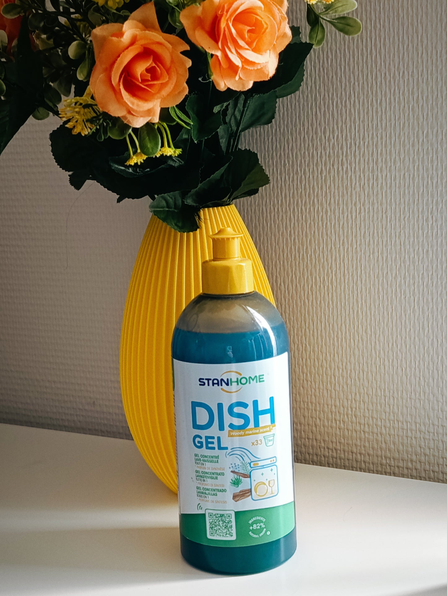 Dish gel : gel concentré lave-vaisselle tout en 1, parfum aux notes marines et boisées