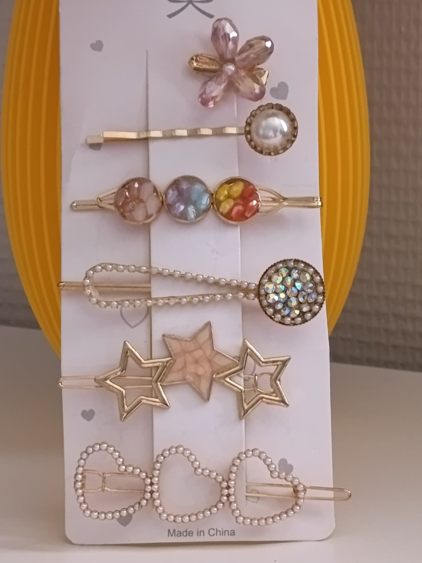 Lot de 5 barrettes et 1 pince crocrodile, avec perles, pierres. Original.