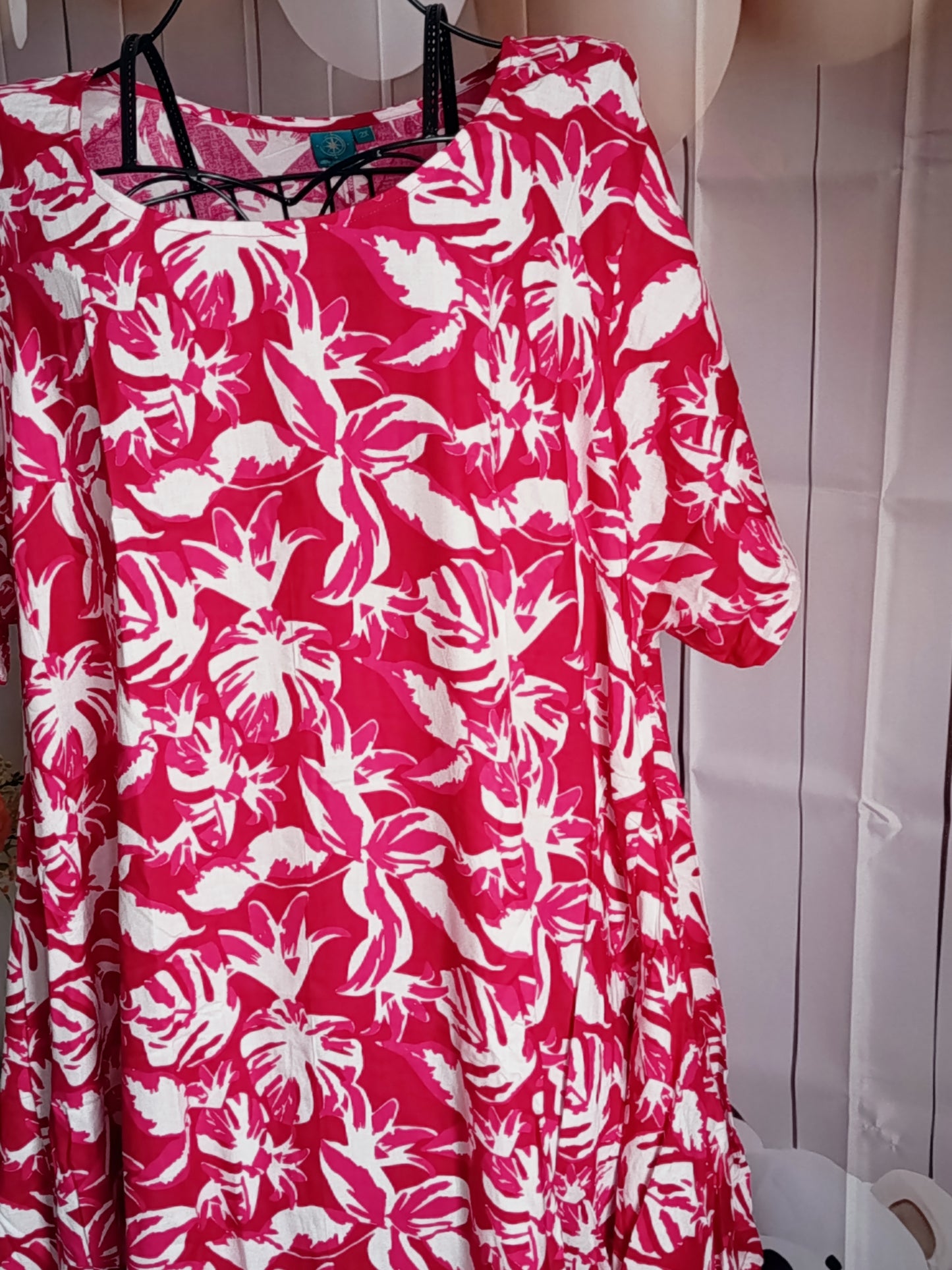 Robe Grande Taille en viscose, blanc et rose, taille 52-54, N3