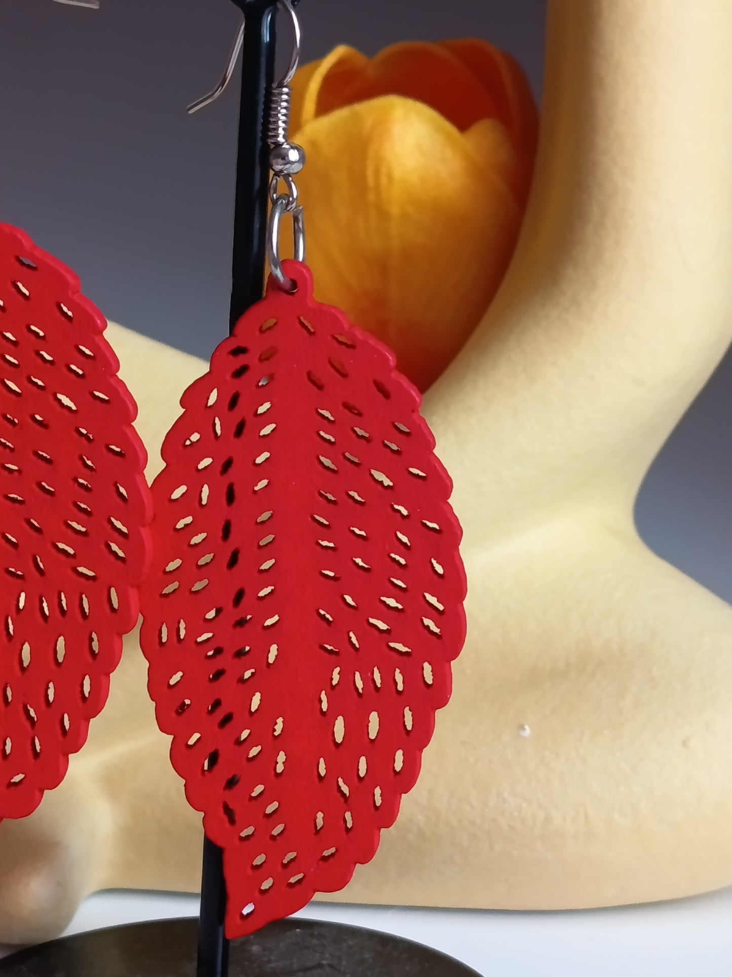 🌿 Boucles d'Oreilles "Feuillage Éclatant" – Rouge Passion