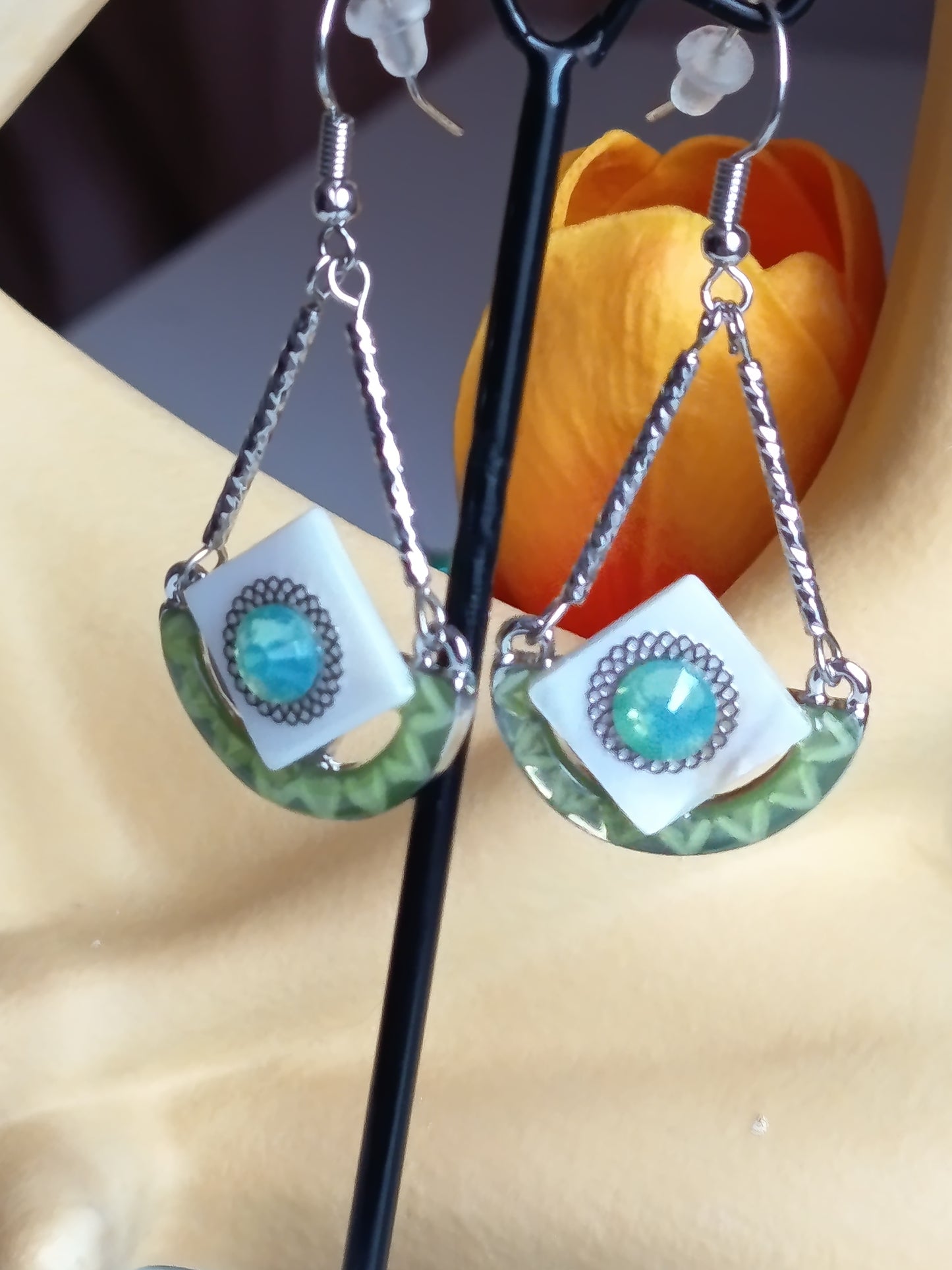 💎 Boucles d'Oreilles Géométriques Chic & Éclatantes – Accessoire Tendance ✨