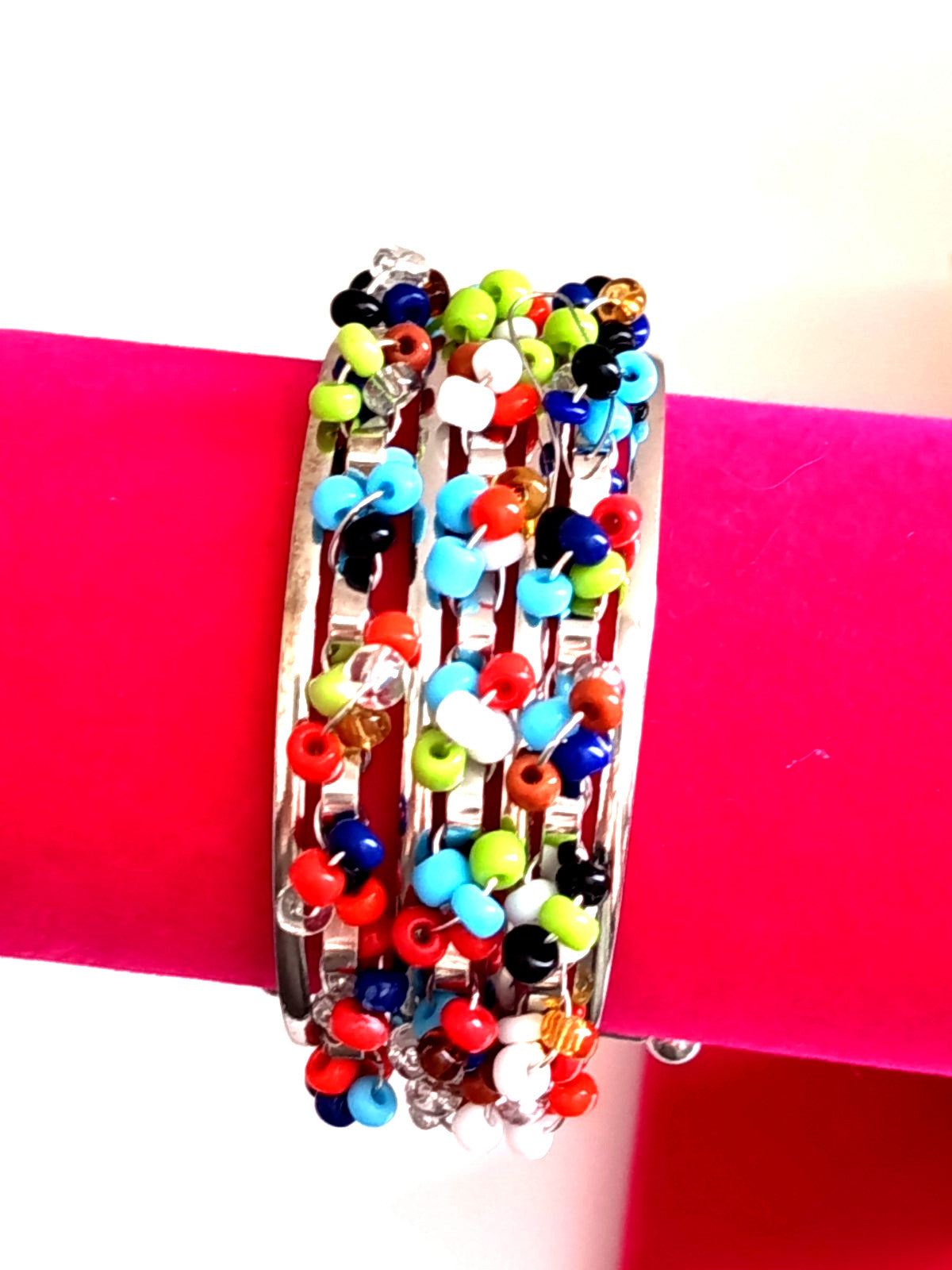 ✨🌺Bracelet Manchette "Arlequin" – Multi-rangs de Perles de Rocaille et Métal Argenté