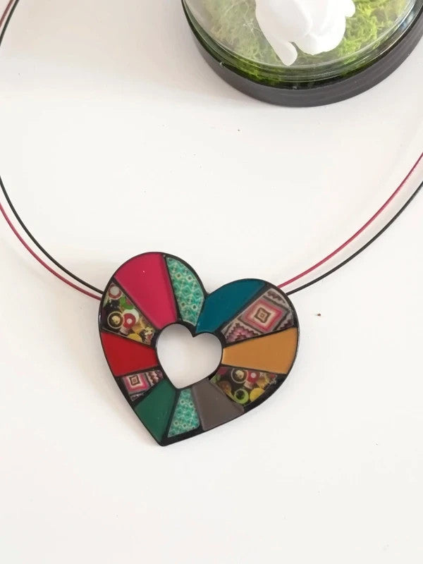 Collier avec un joli cœur multicolore genre patchwork, sans nickel, n°3