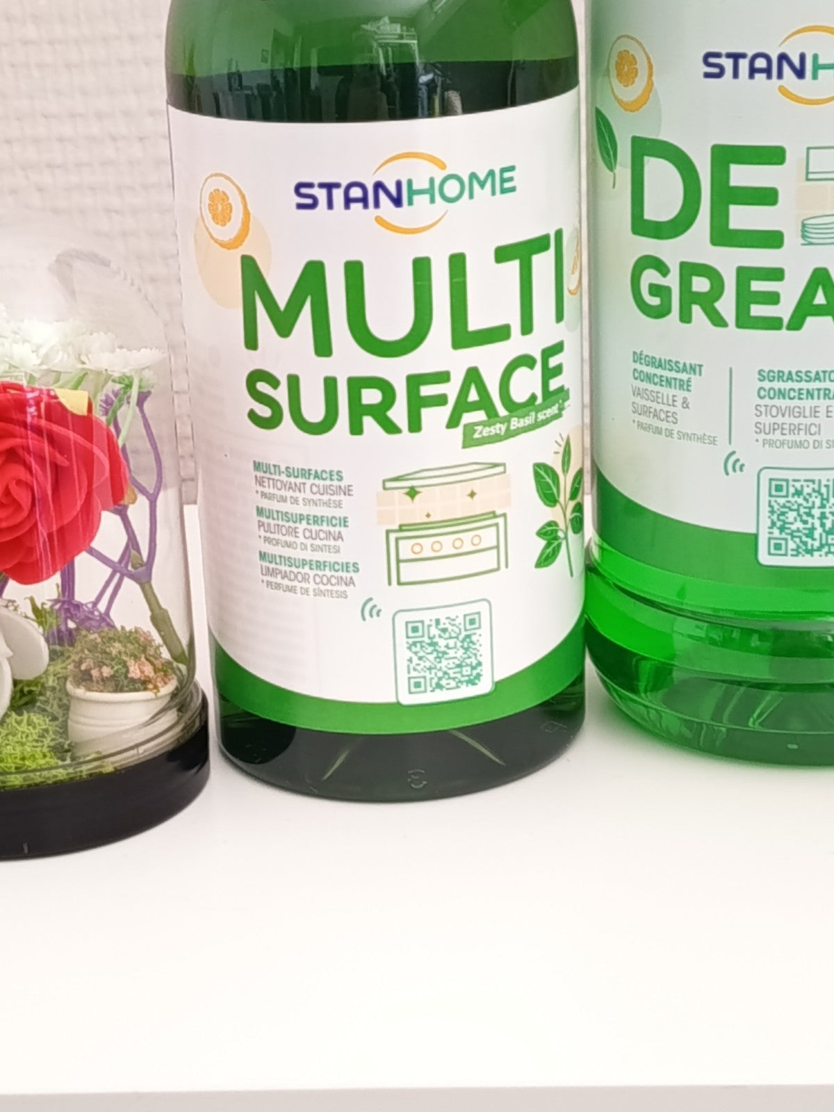 Multi Surface Et Degreaser, parfum basilic et citron.  De Stanhome