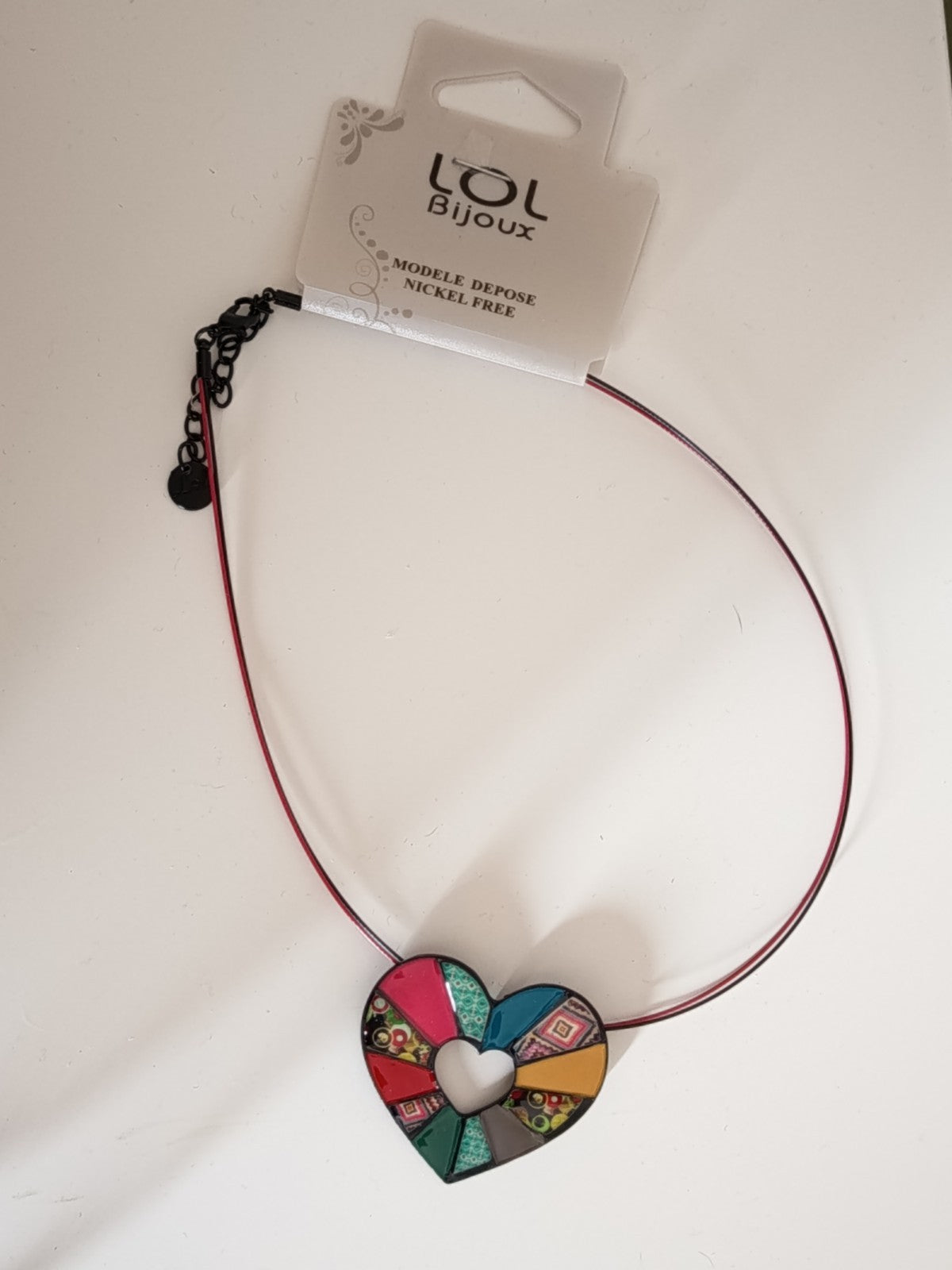 Collier avec un joli cœur multicolore genre patchwork, sans nickel, n°3