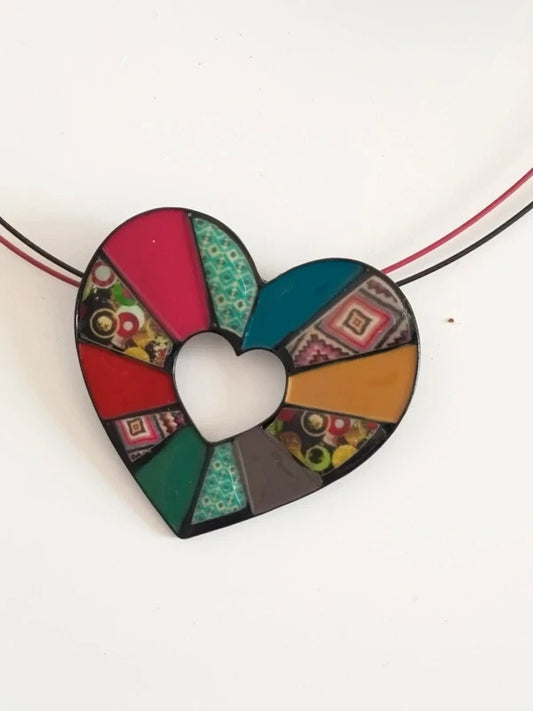 Collier avec un joli cœur multicolore genre patchwork, sans nickel, n°3