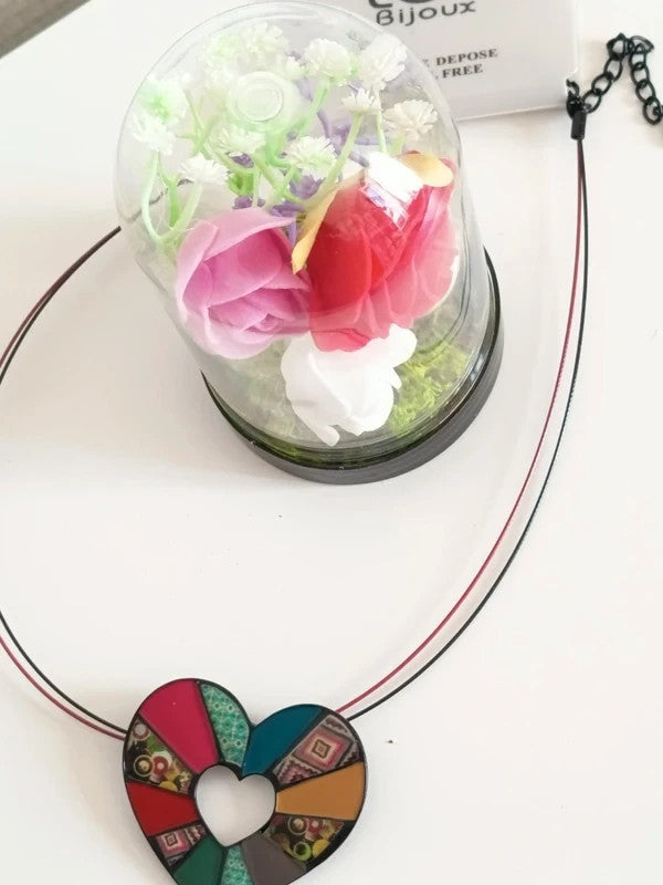 Collier avec un joli cœur multicolore genre patchwork, sans nickel, n°3