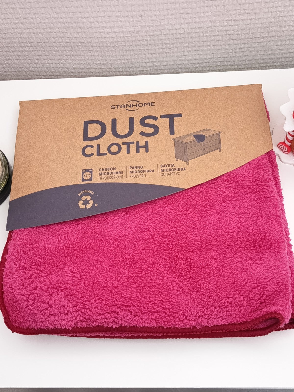 Dust Cloth : chiffon microfibre dépoussièrante, de Stanhome