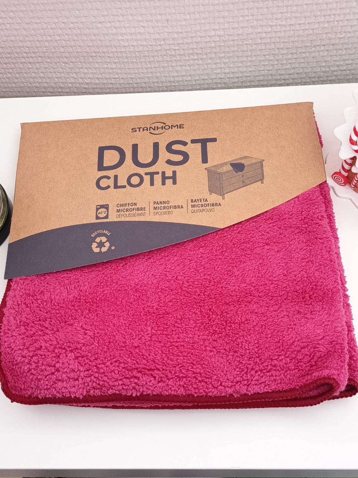Dust Cloth : chiffon microfibre dépoussièrante, de Stanhome