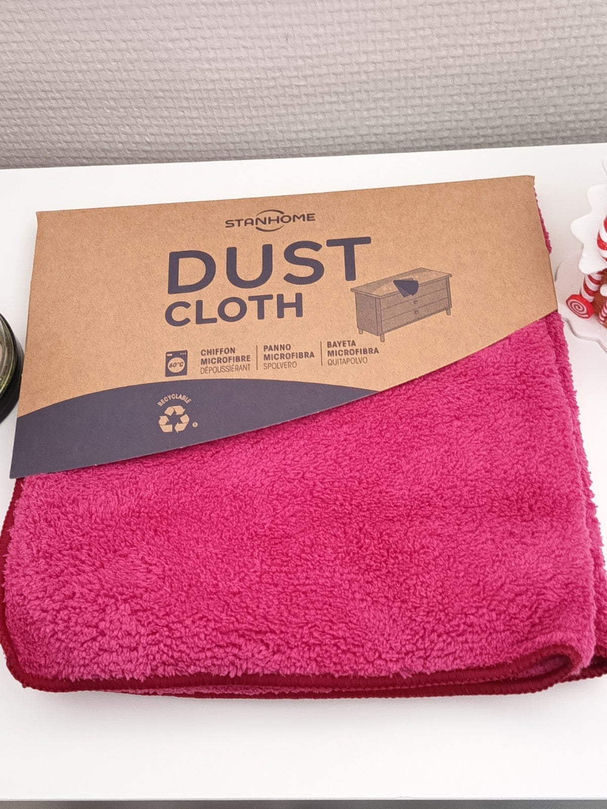 Dust Cloth : chiffon microfibre dépoussièrante, de Stanhome